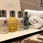 Luxury 2-bed On Park Square, 利兹