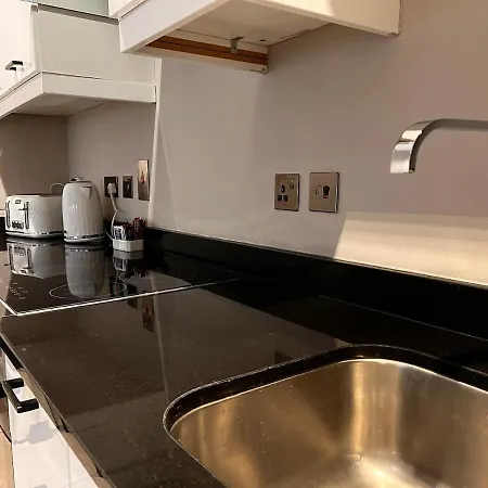 Apartment Luxury 2-bed On Park Square,