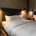 Apartamento Luxury 2-bed On Park Square, *