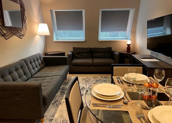 Luxury 2-bed On Park Square, Appartement *